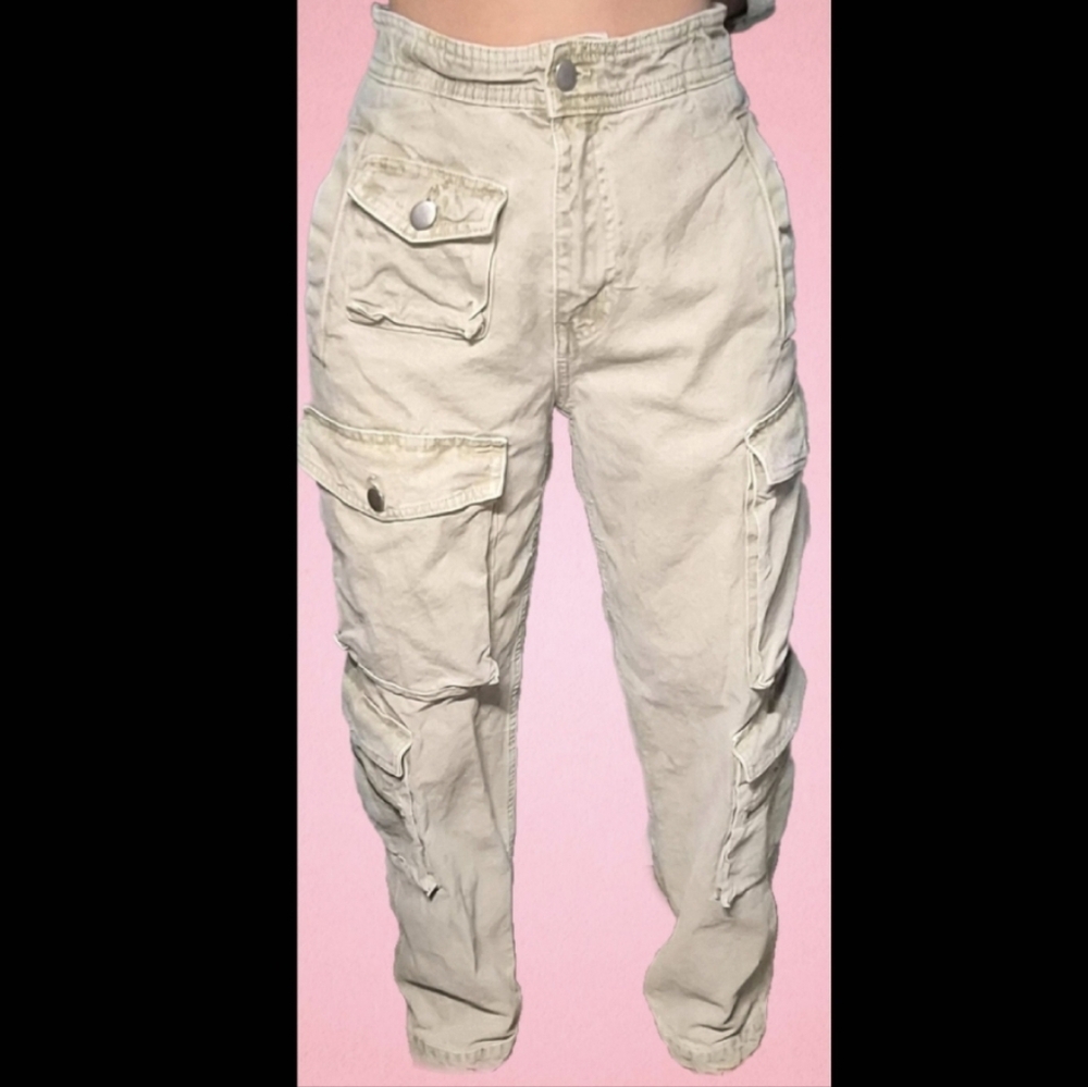 Zara Women's Cream Cargo Pants